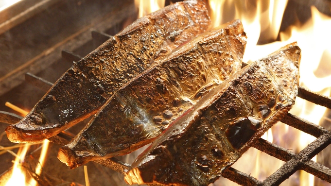 よさこい期間専用2024【事前カード決済限定】鰹の藁焼きタタキはもちろん皿鉢料理や土佐の珍味を味わう